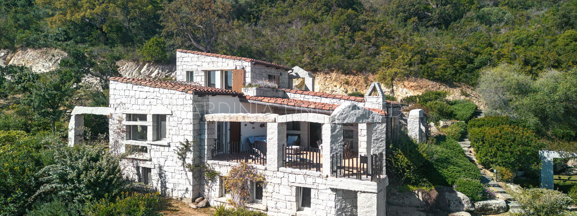 Villetta Chalice: Building Exterior