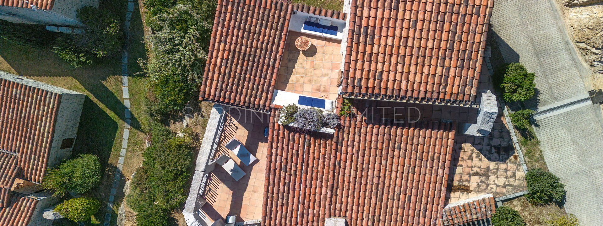 Villetta Chalice: Building Exterior