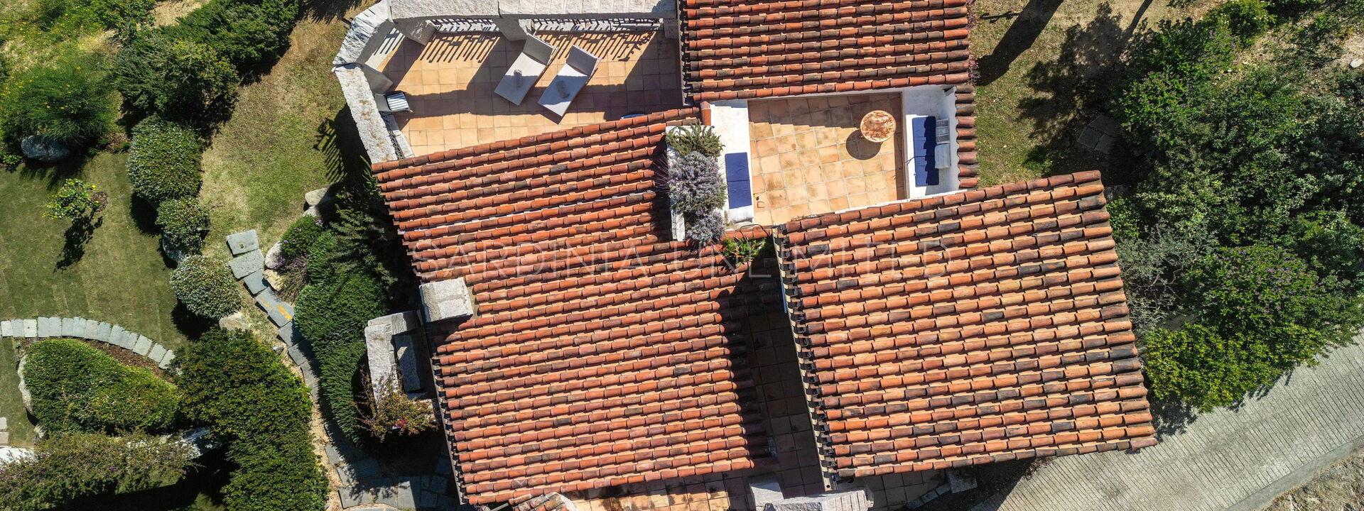 Villetta Chalice: Building Exterior