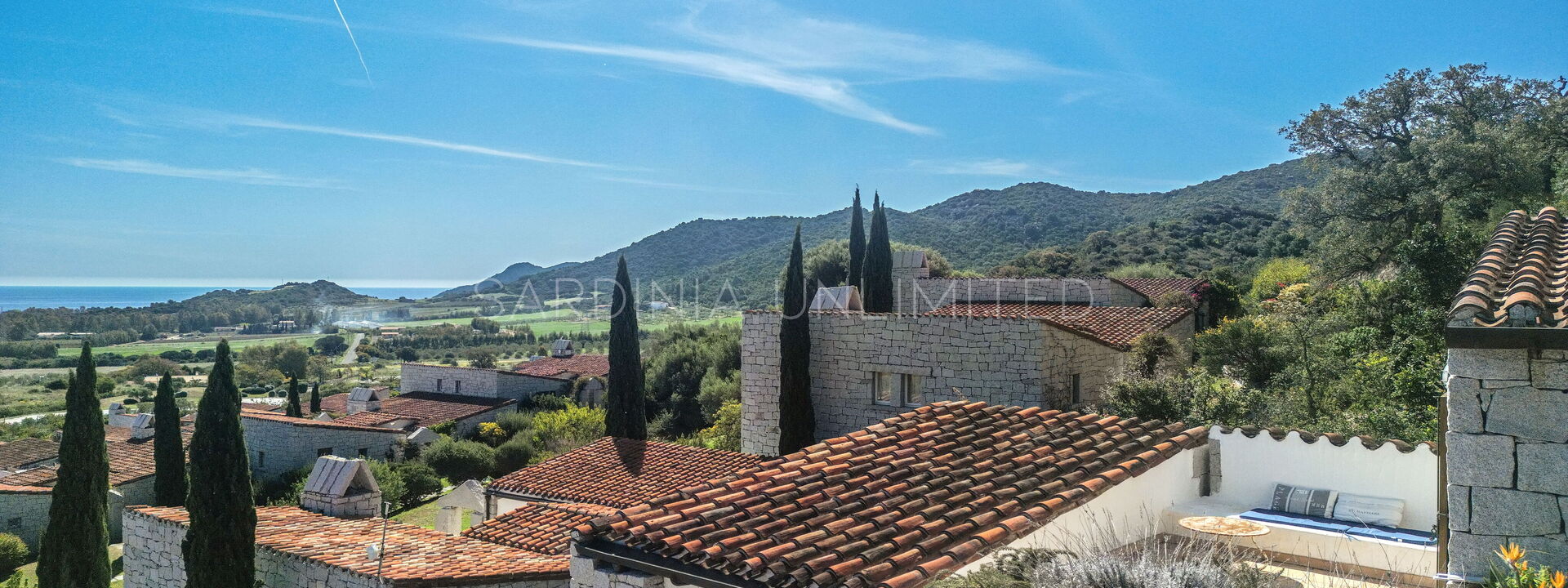 Villetta Chalice: Building Exterior