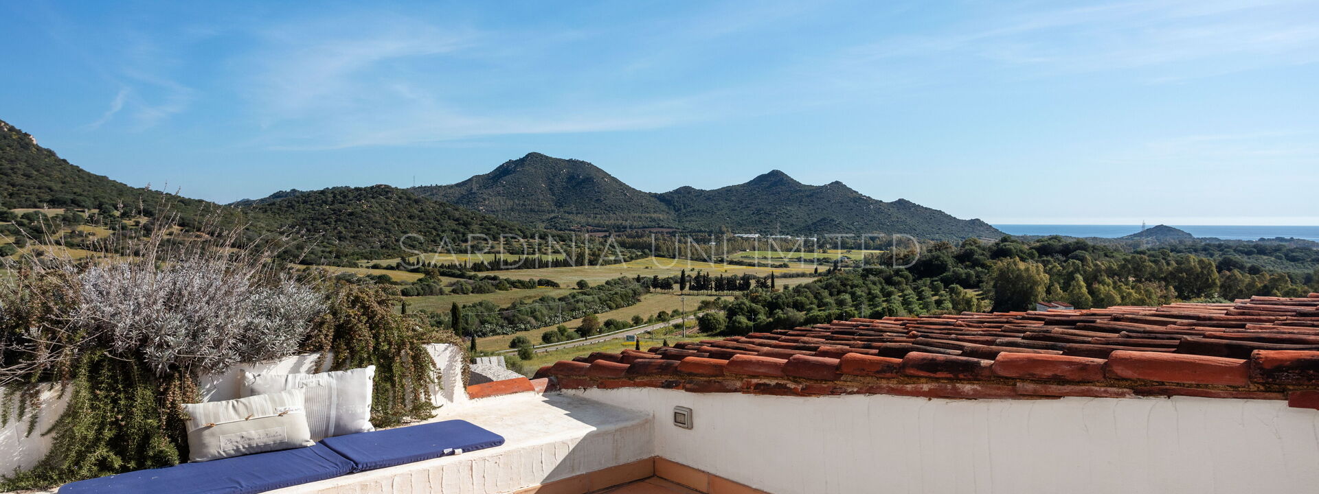 Villetta Chalice: Building Exterior