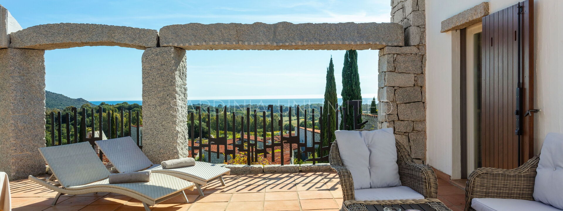 Villetta Chalice: Building Exterior