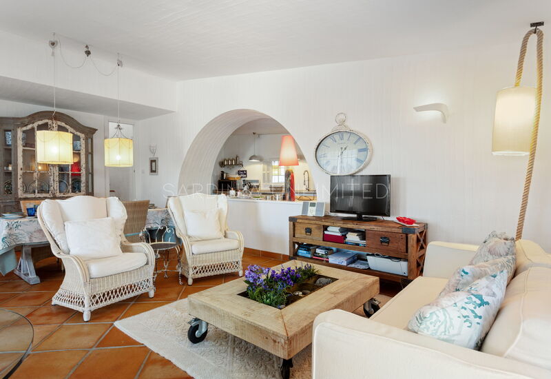 Villetta Chalice: Living Room