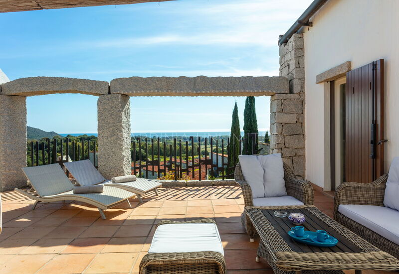 Villetta Chalice: Building Exterior