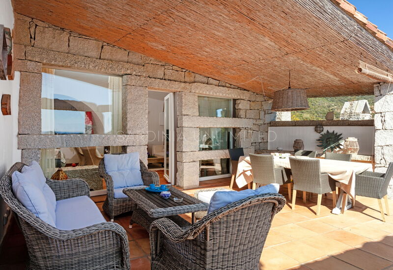 Villetta Chalice: Building Exterior