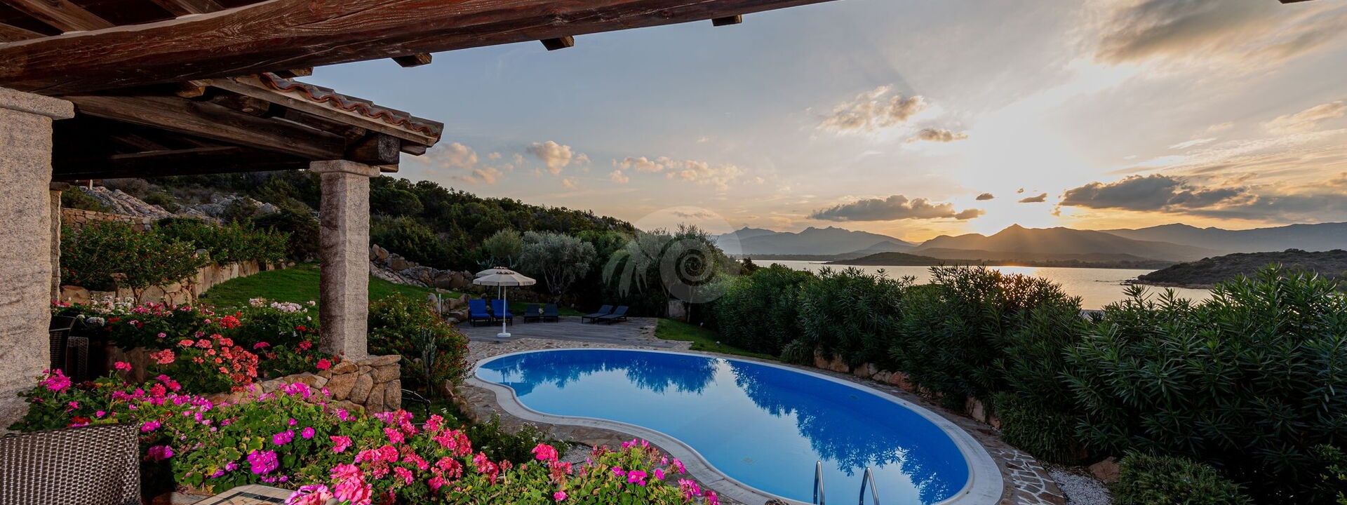 Villa Brandinchi: Balcony / Terrace / Patio, Pool