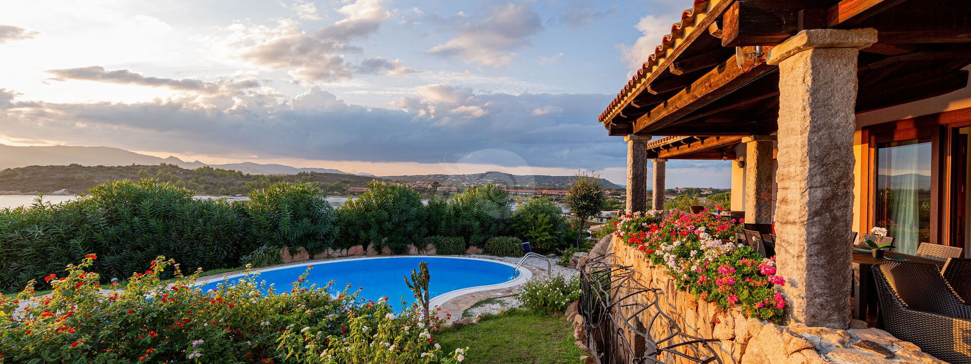 Villa Brandinchi: Outdoor, Pool