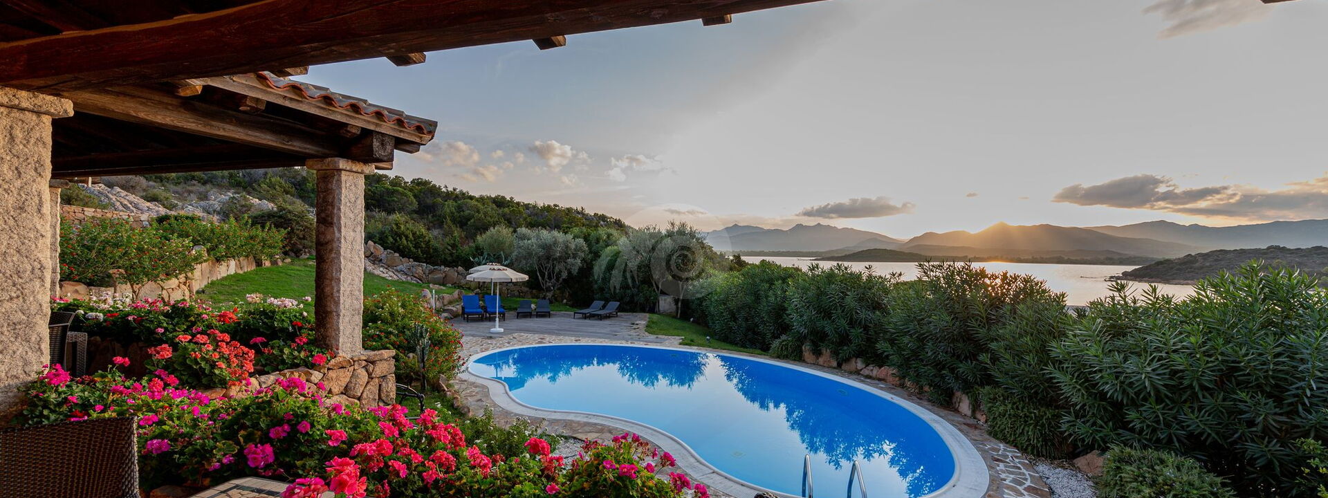 Villa Brandinchi: Balcony / Terrace / Patio, Pool