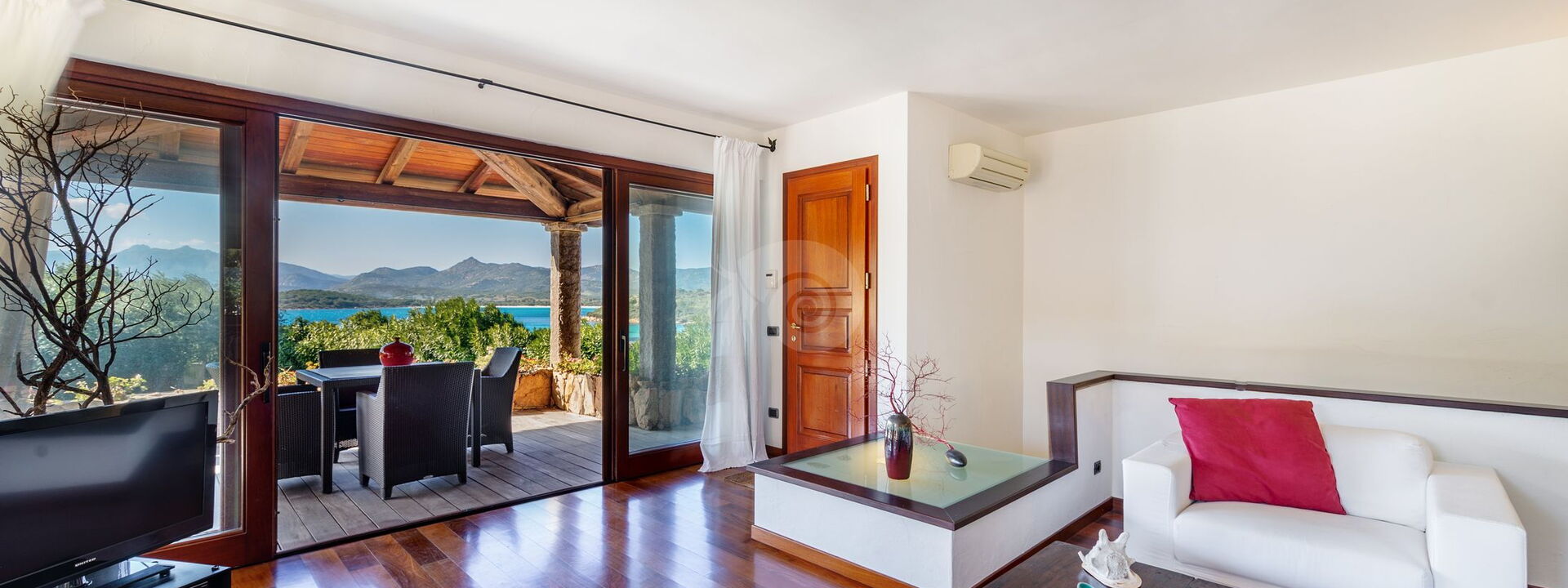 Villa Brandinchi: Balcony / Terrace / Patio, Living Room