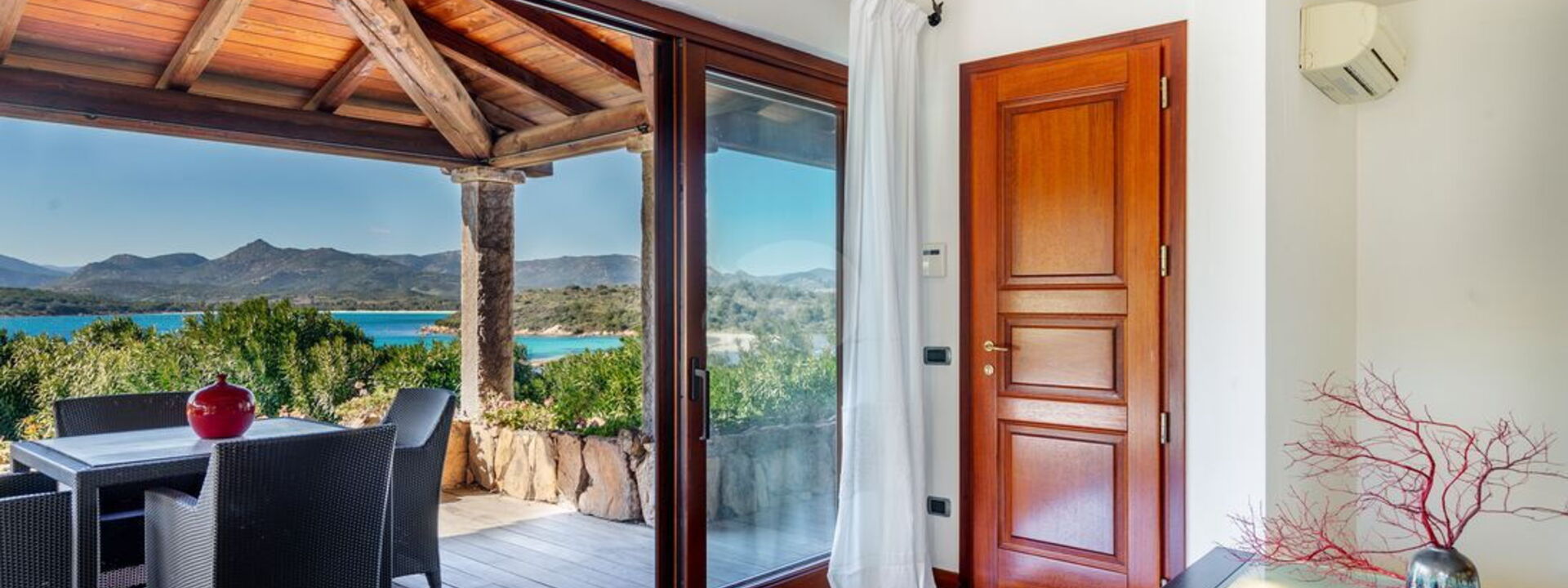 Villa Brandinchi: Balcony / Terrace / Patio, Scenic View