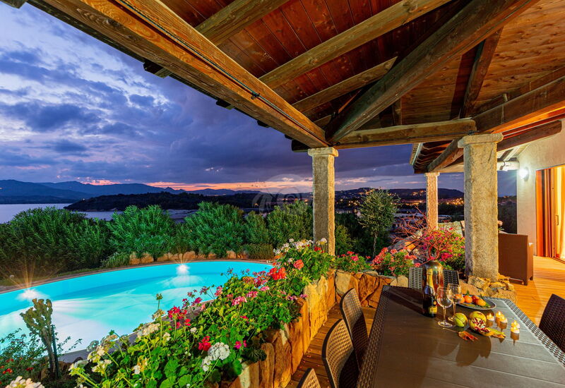 Villa Brandinchi: Balcony / Terrace / Patio, Pool