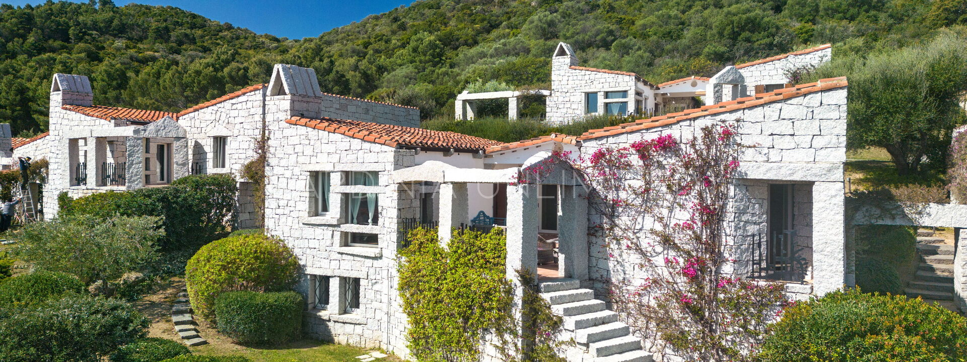 Villetta Thulian: Building Exterior