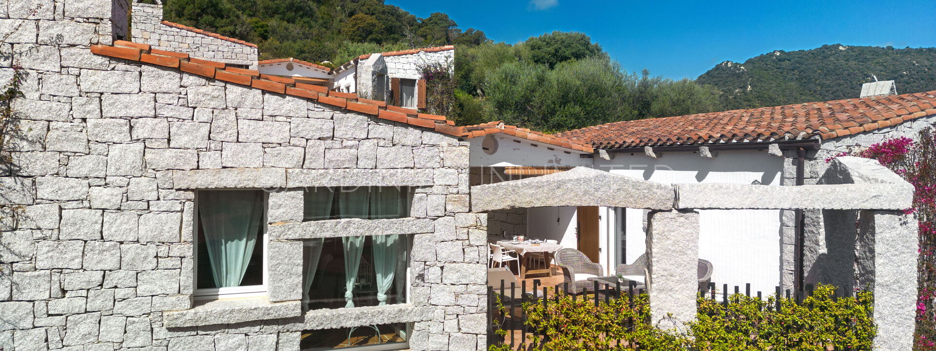 Villetta Thulian: Building Exterior