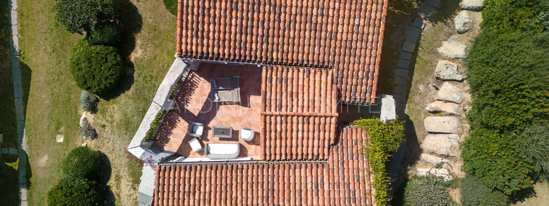 Villetta Thulian: Building Exterior