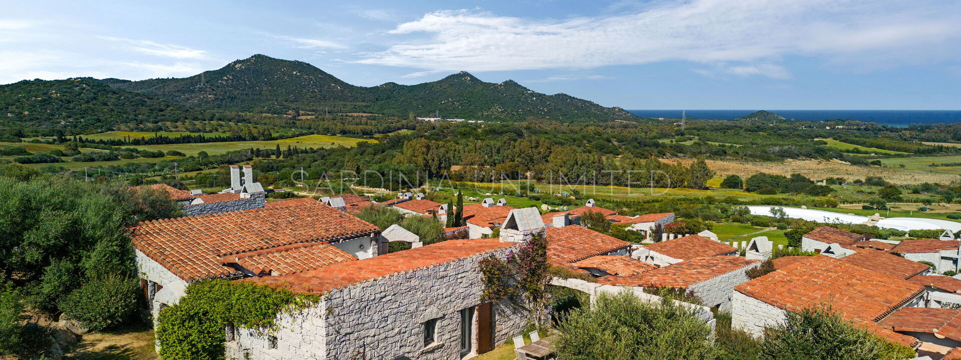 Villetta Seance: Building Exterior