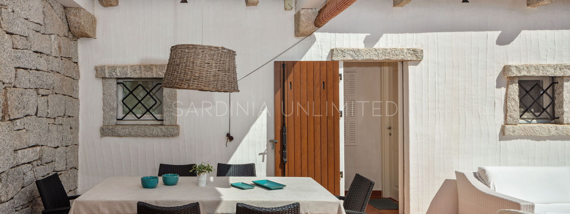 Villetta Seance: Building Exterior