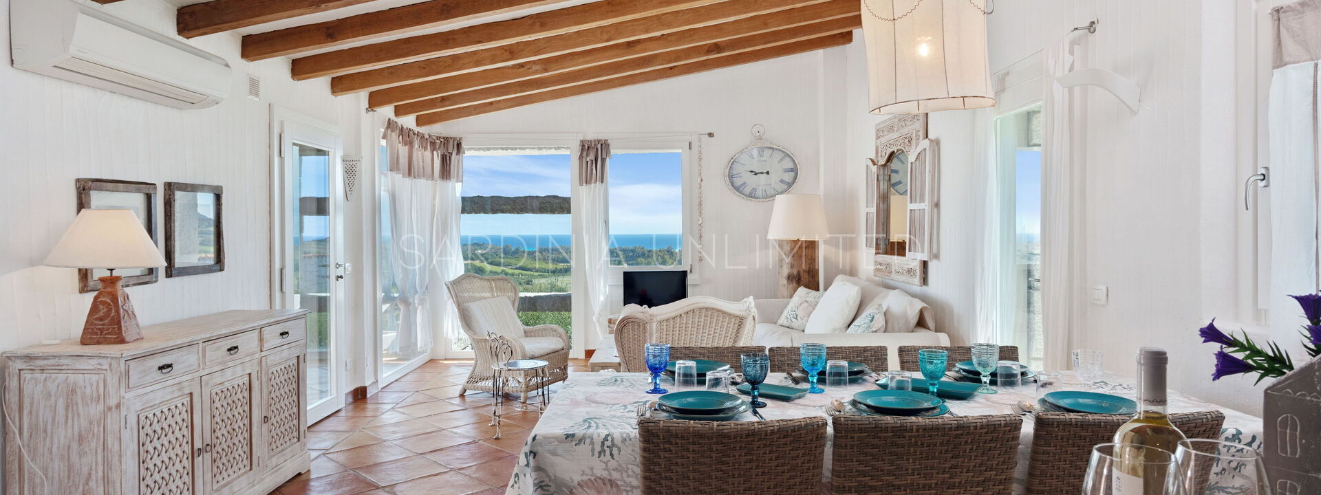 Villetta Seance: Living Room