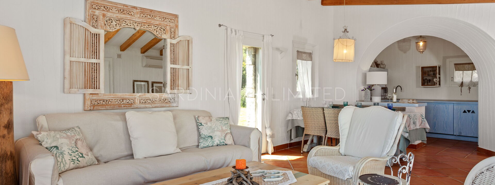 Villetta Seance: Living Room