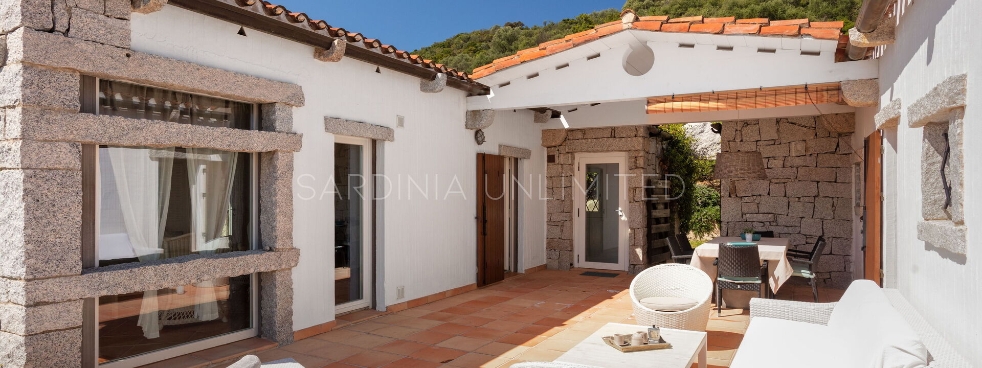 Villetta Seance: Building Exterior