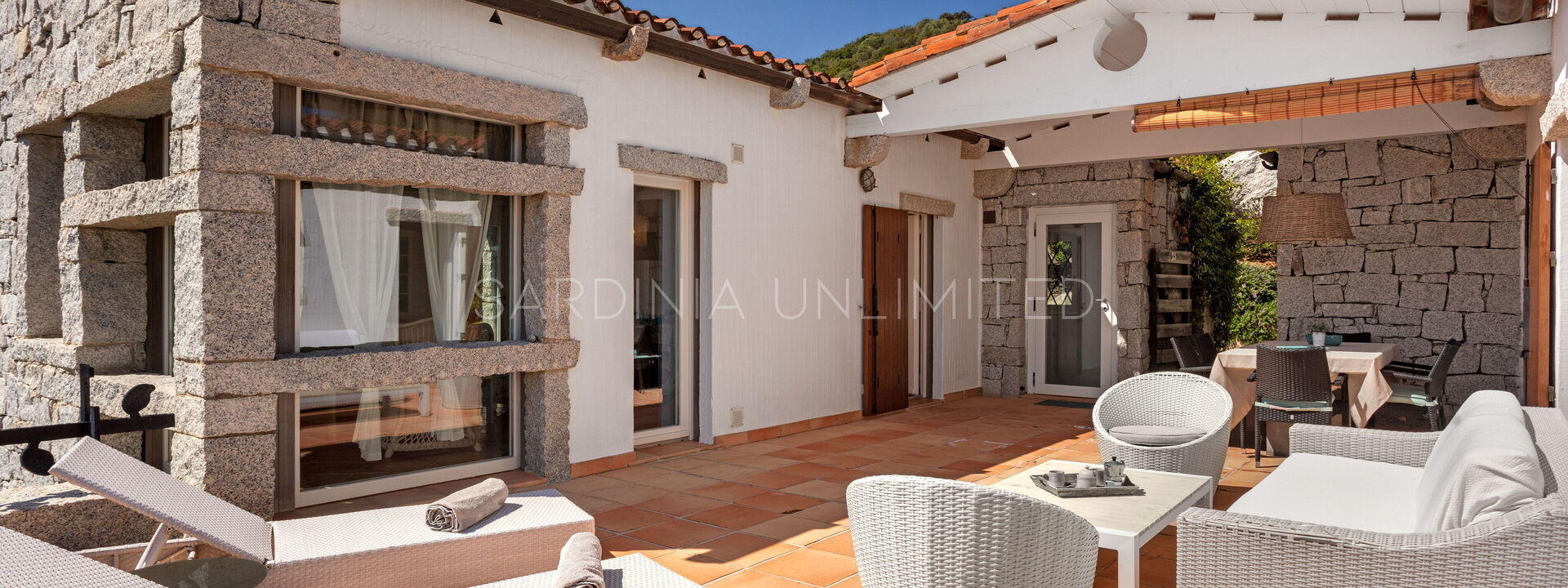 Villetta Seance: Building Exterior