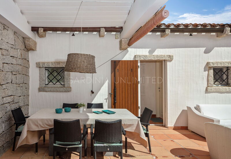 Villetta Seance: Building Exterior