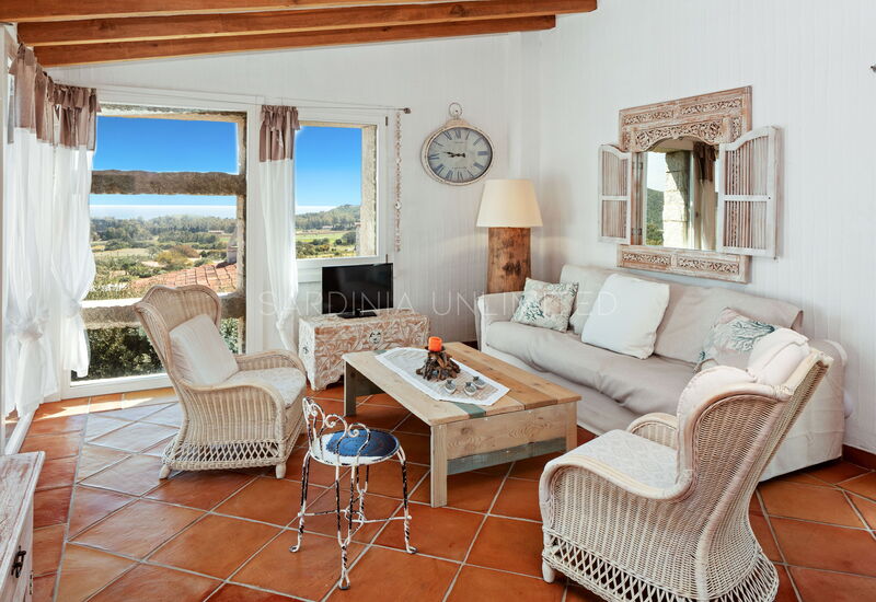 Villetta Seance: Living Room