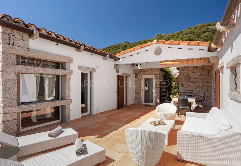 Villetta Seance: Building Exterior