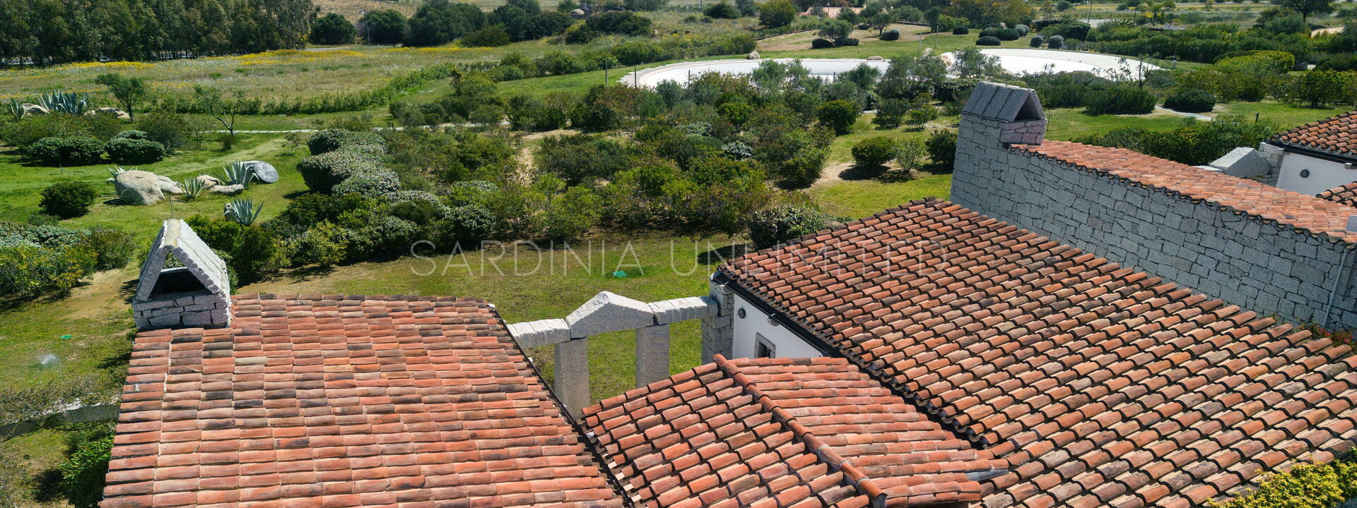 Villetta Tienne: Extérieurs