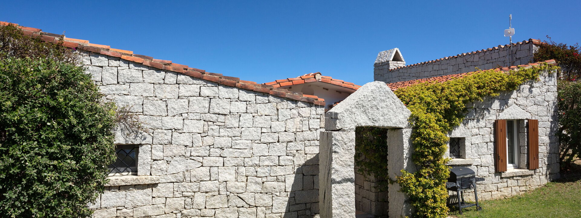 Villetta Tienne: Extérieurs