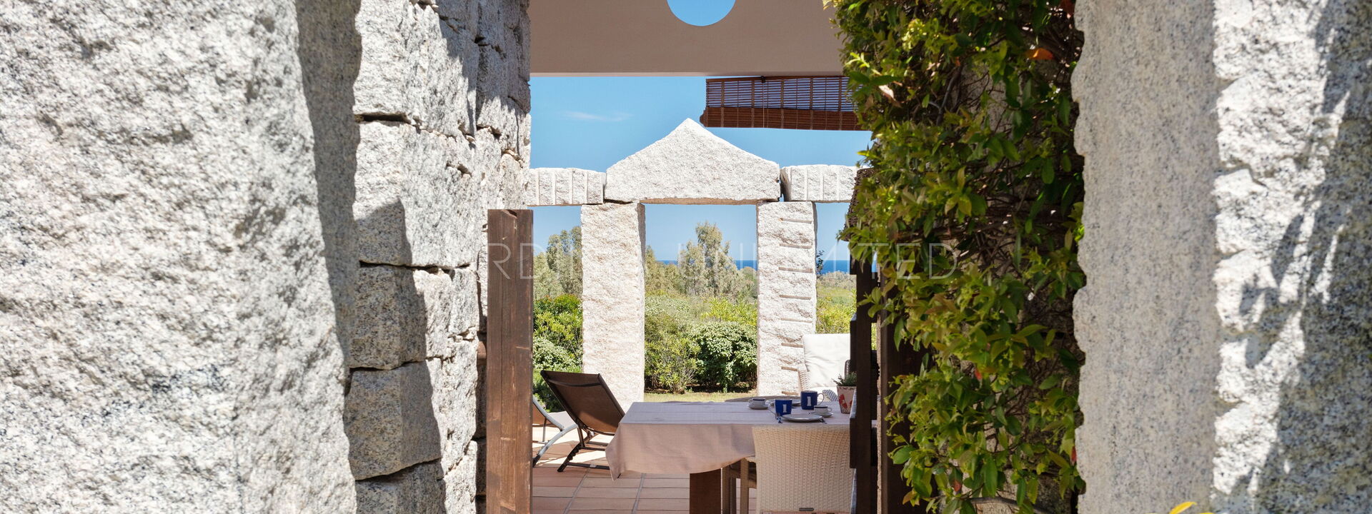 Villetta Tienne: Extérieurs