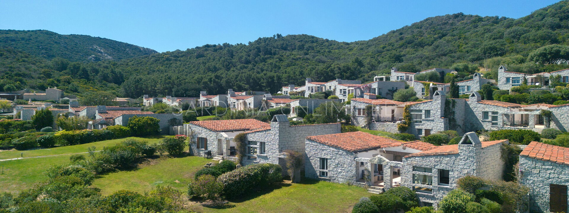 Villetta Tienne: Extérieurs