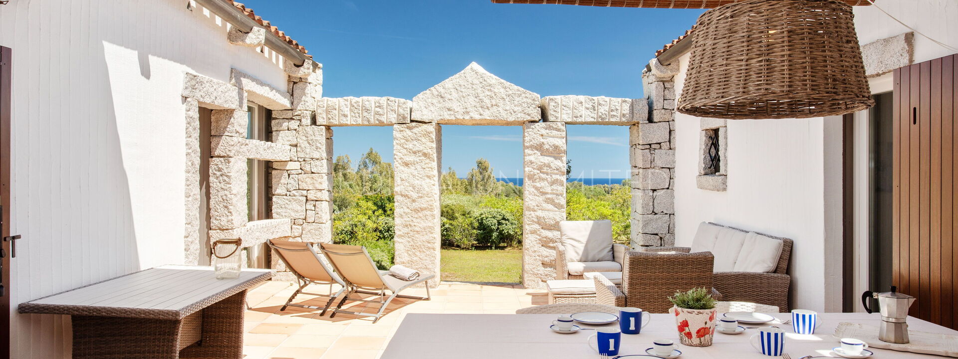 Villetta Tienne: Extérieurs