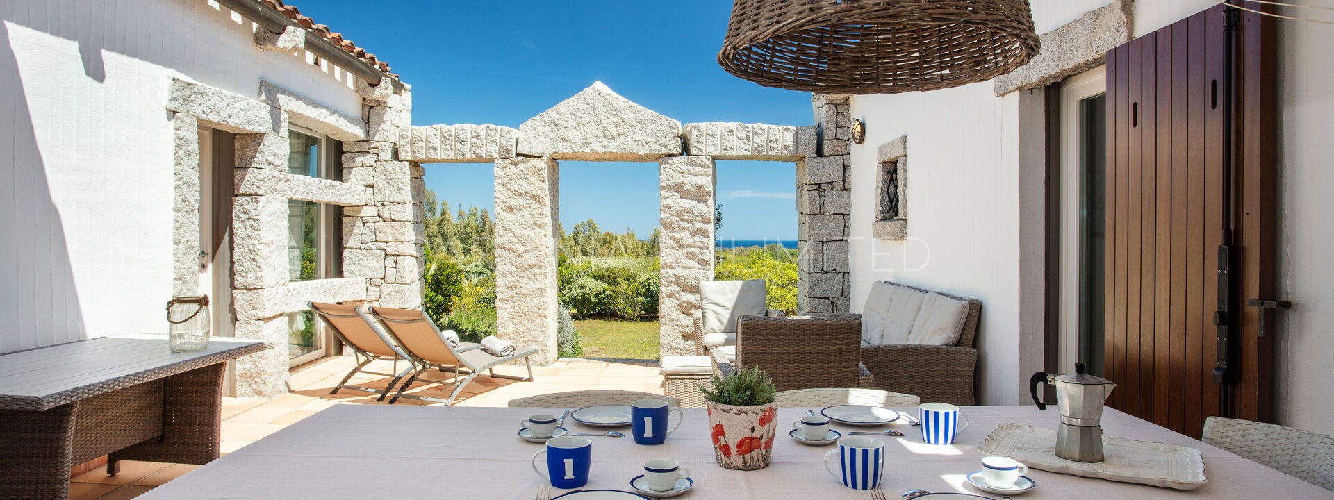 Villetta Tienne: Extérieurs