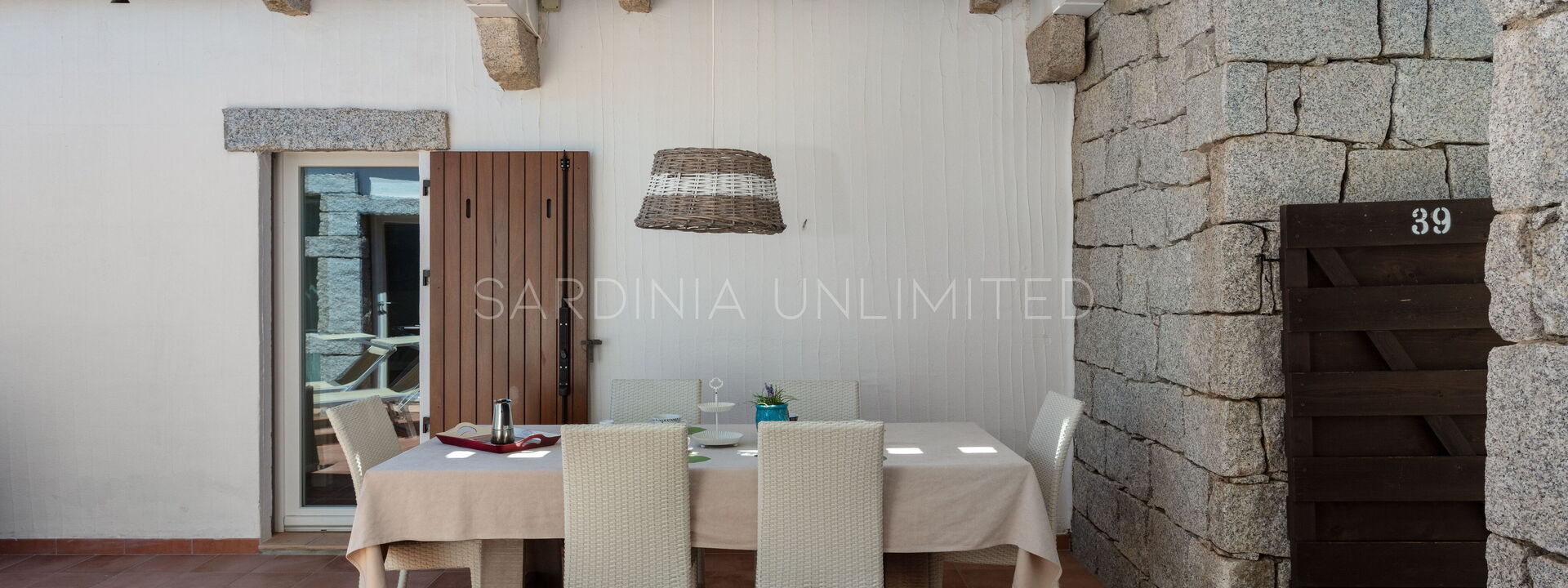 Villetta Bluetiful: Building Exterior