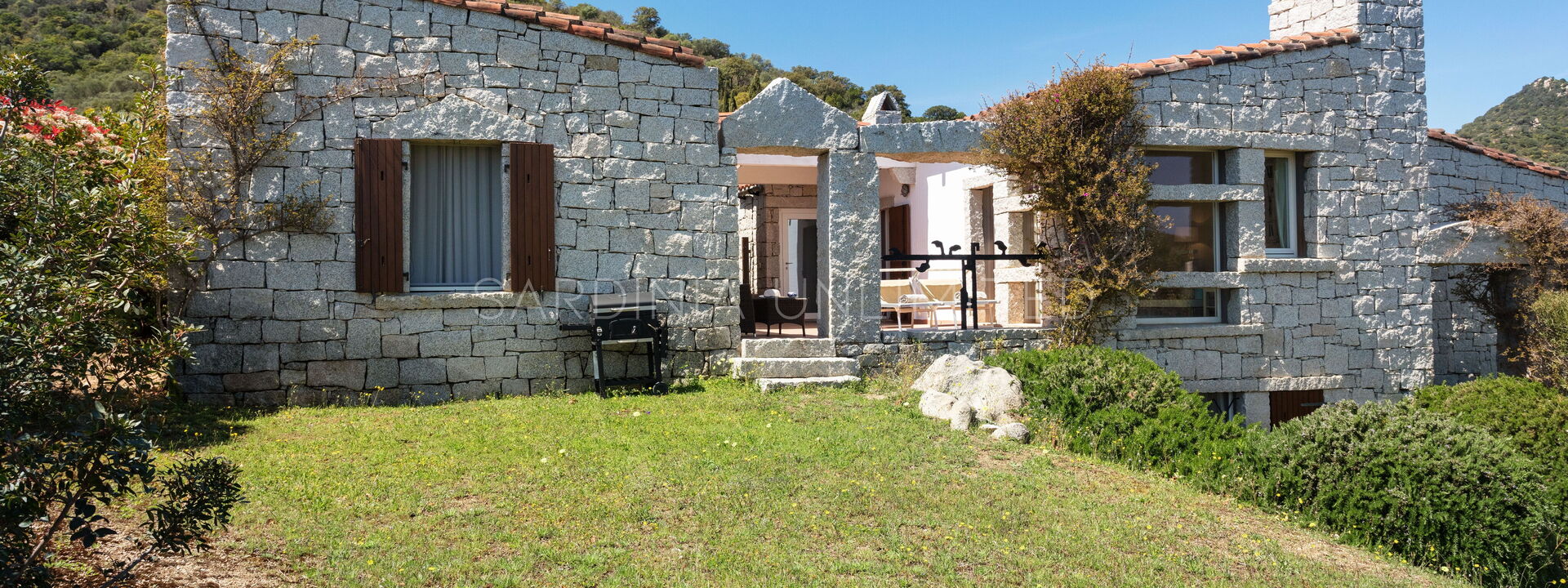 Villetta Bluetiful: Building Exterior