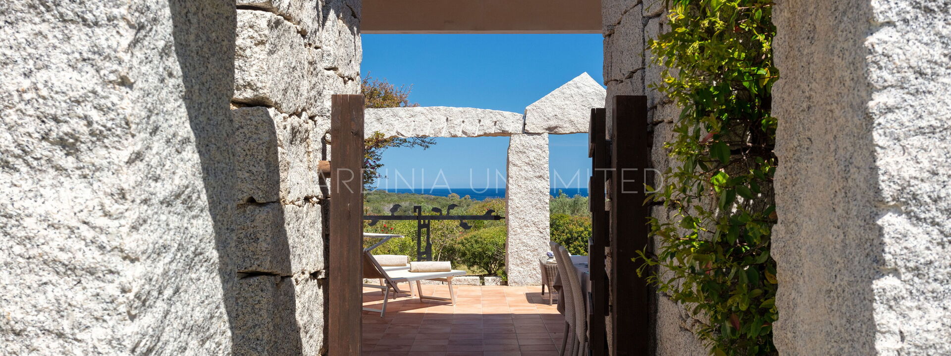 Villetta Bluetiful: Building Exterior