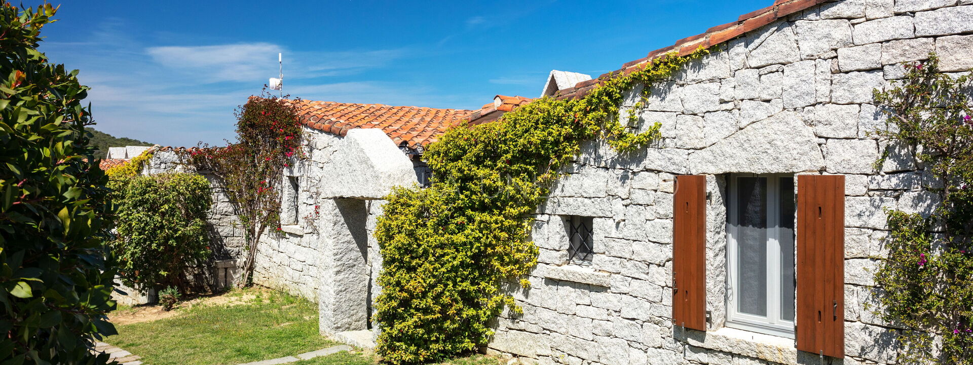 Villetta Bluetiful: Building Exterior