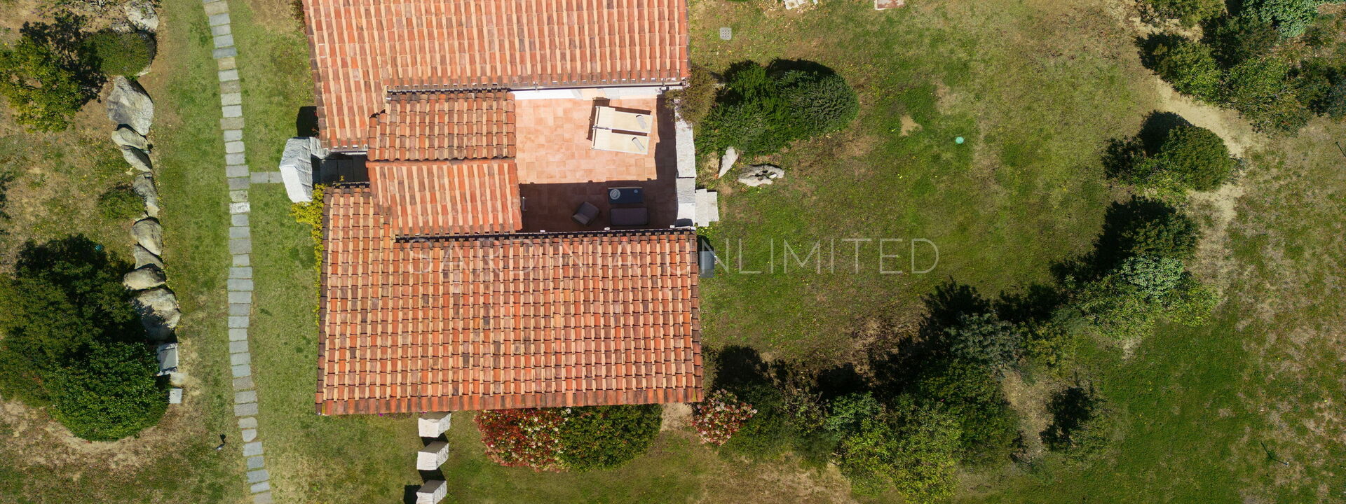 Villetta Bluetiful: Building Exterior