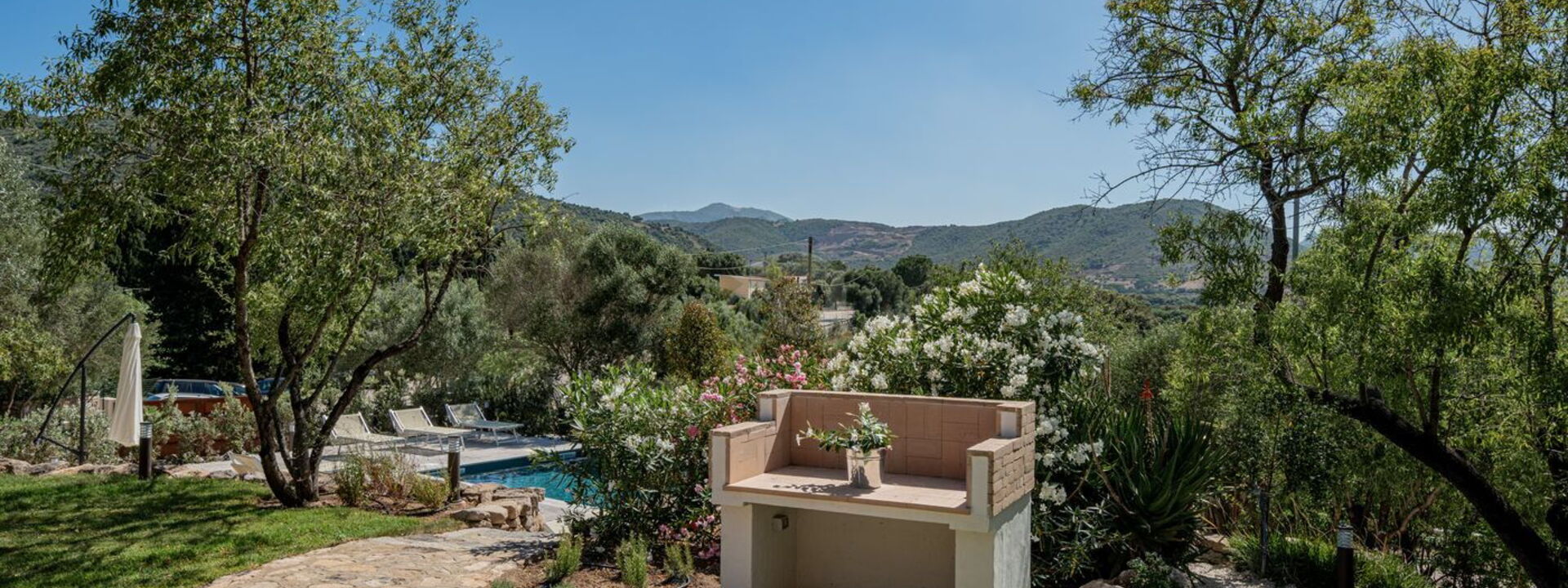 Villa Canto Antico: Building Exterior