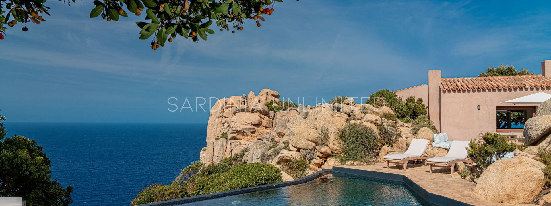 Villa Il Faro di Cyrano: Villa con piscina Costa Paradiso | Sardinia Unlimited