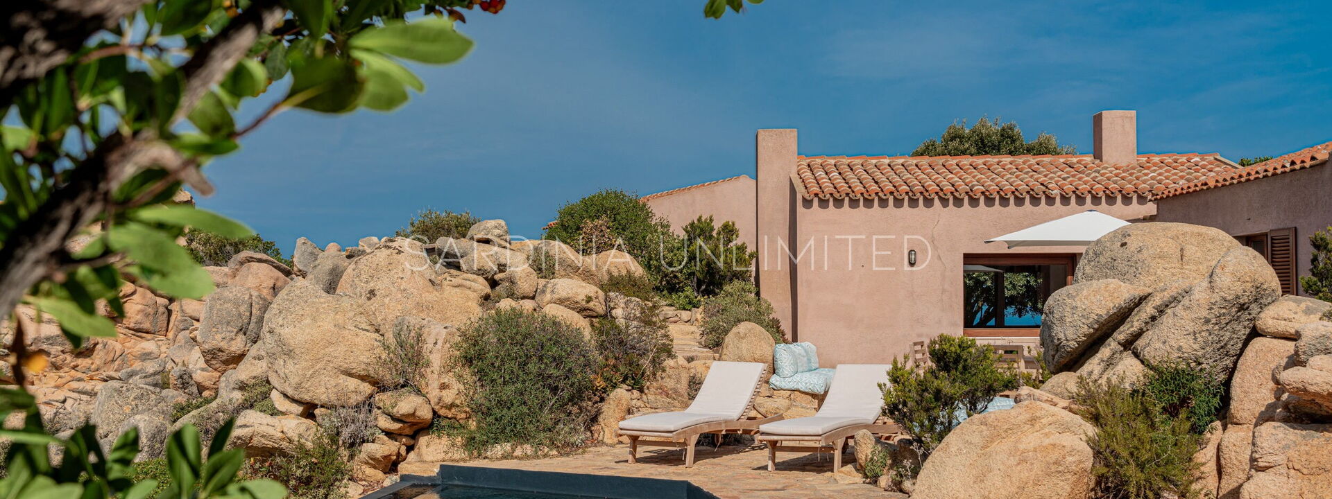 Villa Il Faro di Cyrano: Villa a Costa Paradiso | Sardinia Unlimited