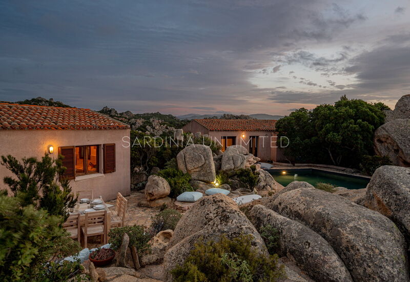 Villa Il Faro Di Cyrano: Building Exterior