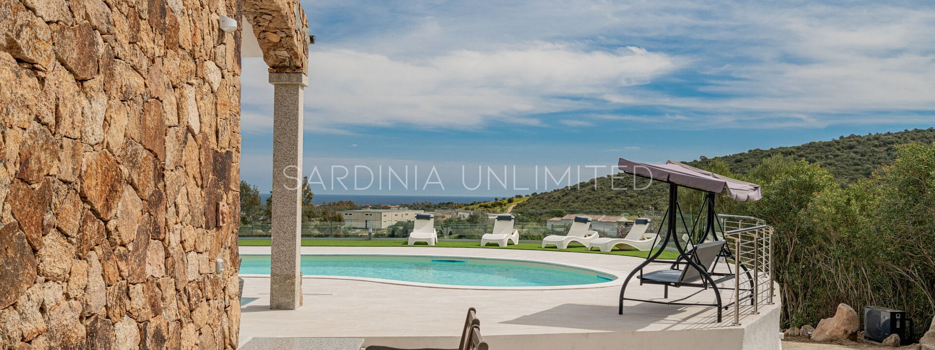 Villa i Venti di Molara: bassin, Extérieurs