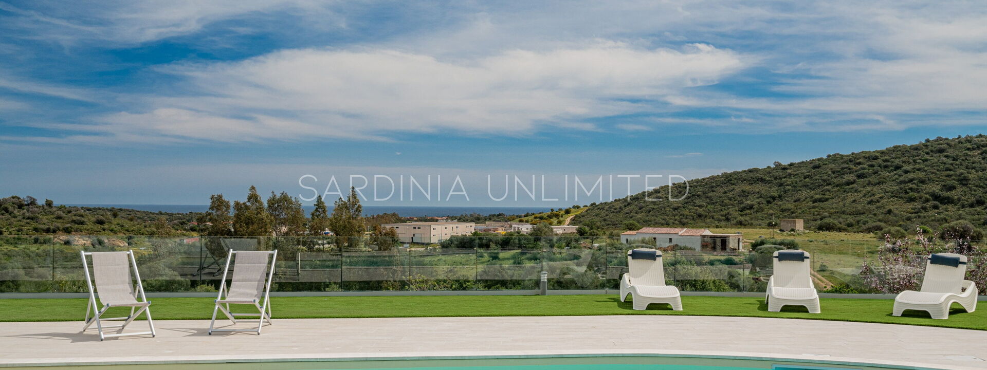 Villa i Venti di Molara: bassin, Extérieurs