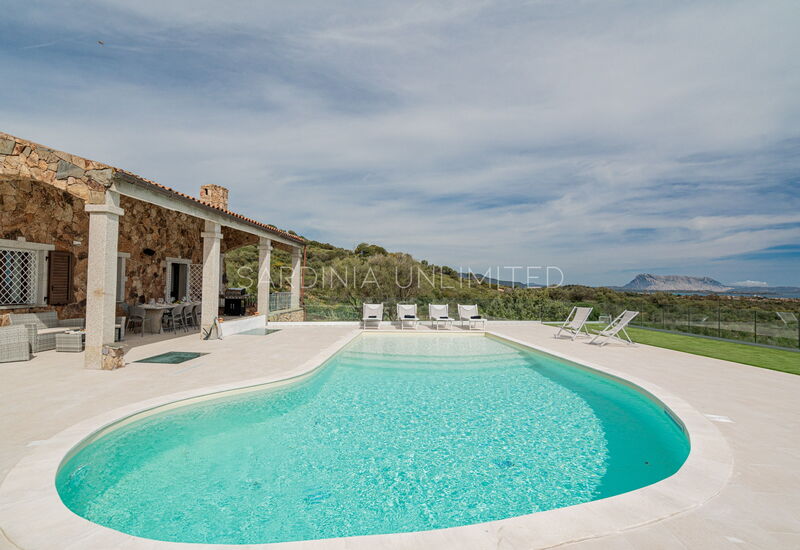 Villa I Venti di Molara: Building Exterior, Pool