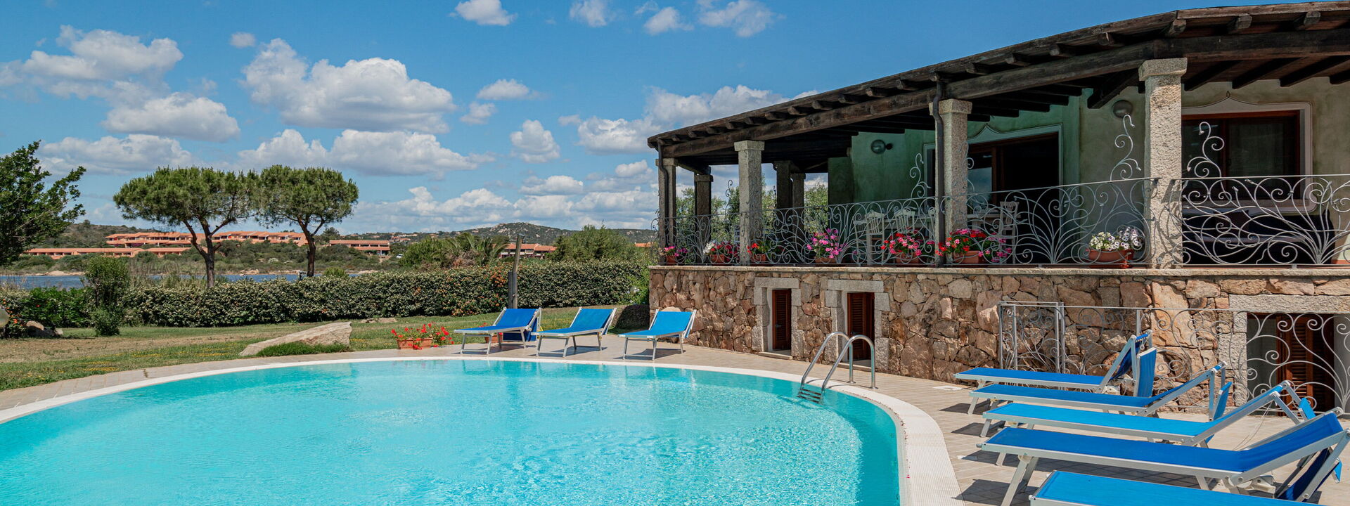 Villa Karex: Esterni, Piscina