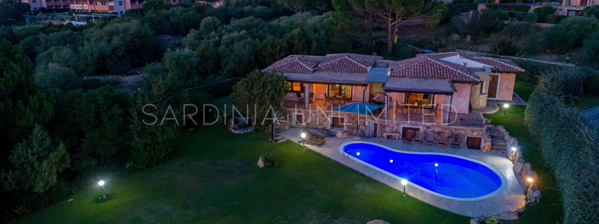 Villa Karex: Esterni, Piscina