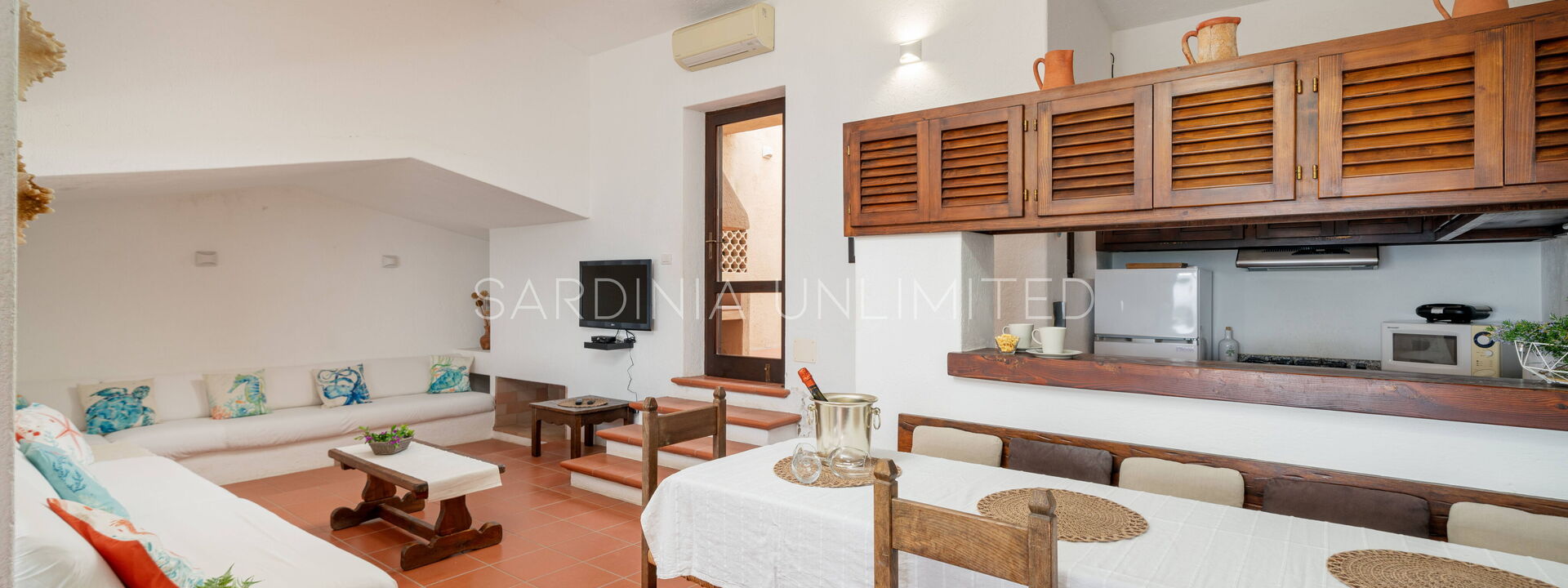 Villa Tamarix: Cuisine, Salle à manger, Salon