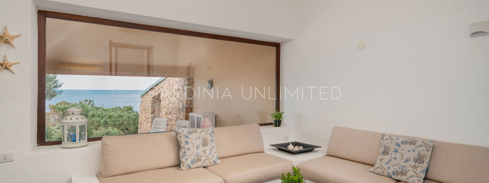 Villa Baia di Myrtama: Woonkamer