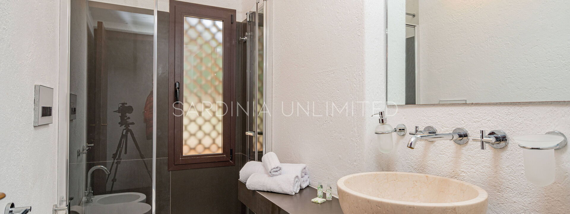 Villa Baia di Myrtama: Badkamer